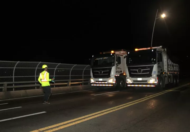  El operativo técnico inició a las 10:00 p.m. del sábado 25 de abril y se extendió hasta las 2:00 a.m. de este domingo.  Foto Mop