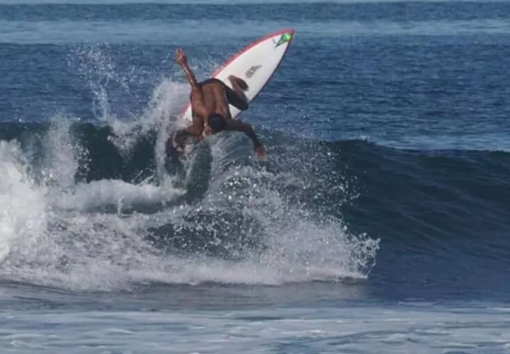 El 18 de abril  es una fecha marcada para los surfistas de categorías inferiores. Foto: Cortesía