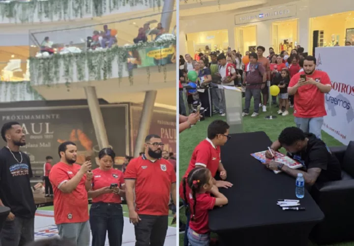 Durante la firma de autógrafos en AltaPlaza Mall. Foto: Fanny Arias