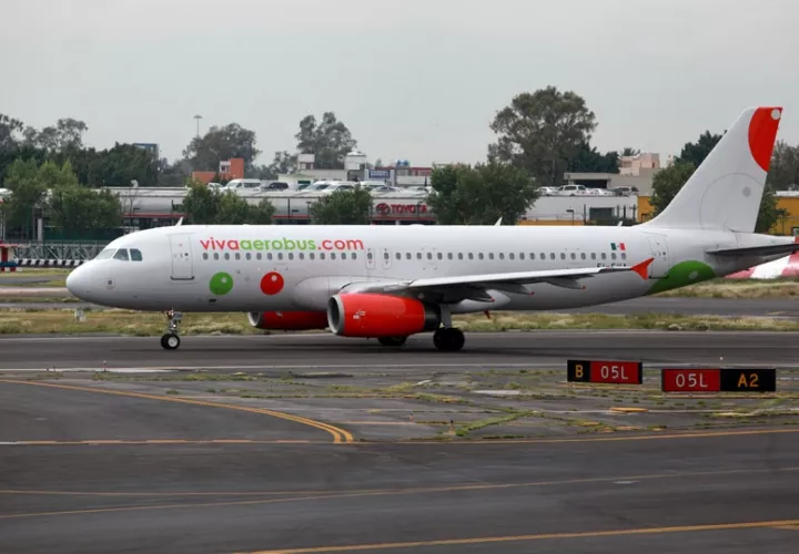 avion-revisado-aviso-bomba_1.jpg