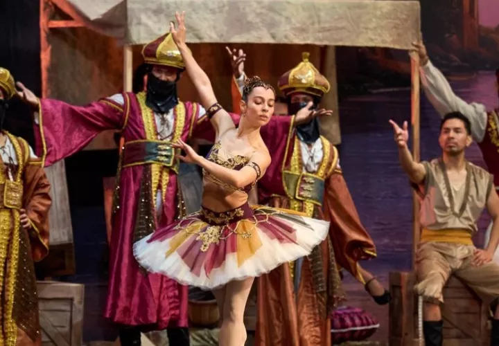 La obra reunió sobre el escenario a 55 bailarines profesionales. Foto: Cortesía / MiCultura