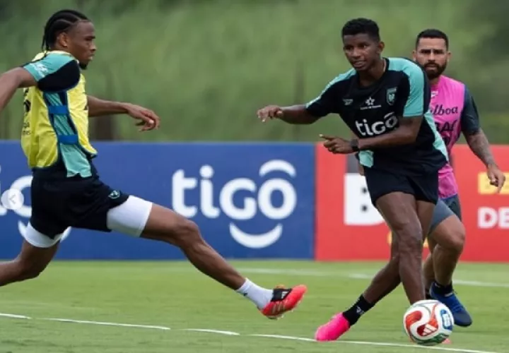 Edgardo Fariña (izq.) y Fidel Escobar en los entrenamientos con la selección. Foto: FPF