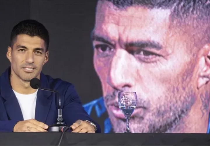 Suárez fue un referente del equipo charrúa que quedó en cuarto lugar en Sudáfrica 2010. Foto: EFE