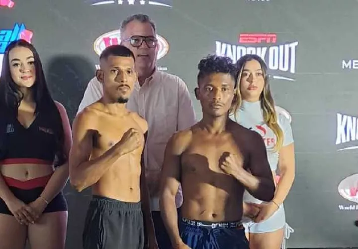 Carlos 'Gallero' Rodríguez 7-0-2 (2 KO) va contra el chorrerano Leroy 'Sensacional' Estrada . Foto: Jaime Chávez