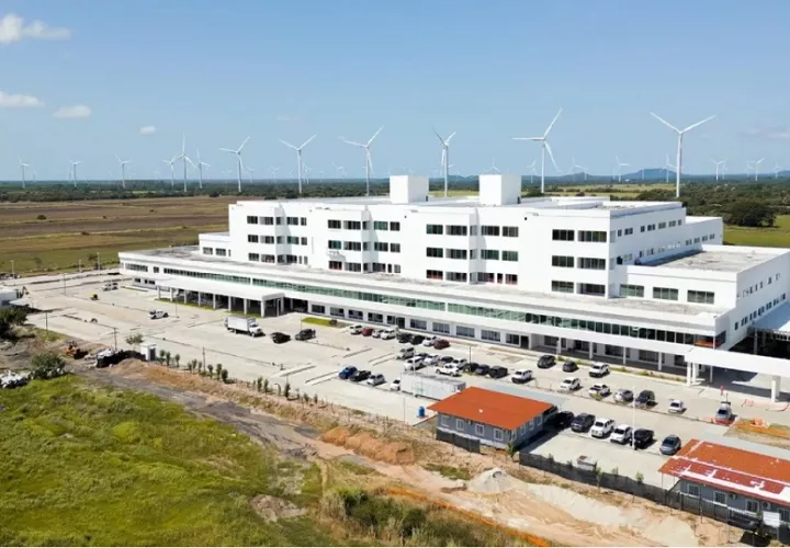 Supervisión del nuevo hospital en Coclé. 