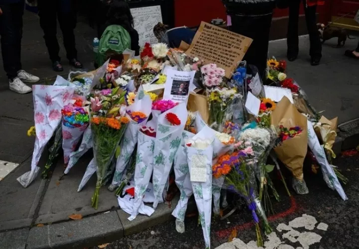 Monumento conmemorativo al actor Matthew Perry. Foto: EFE / EPA / Tamas Vasvari
