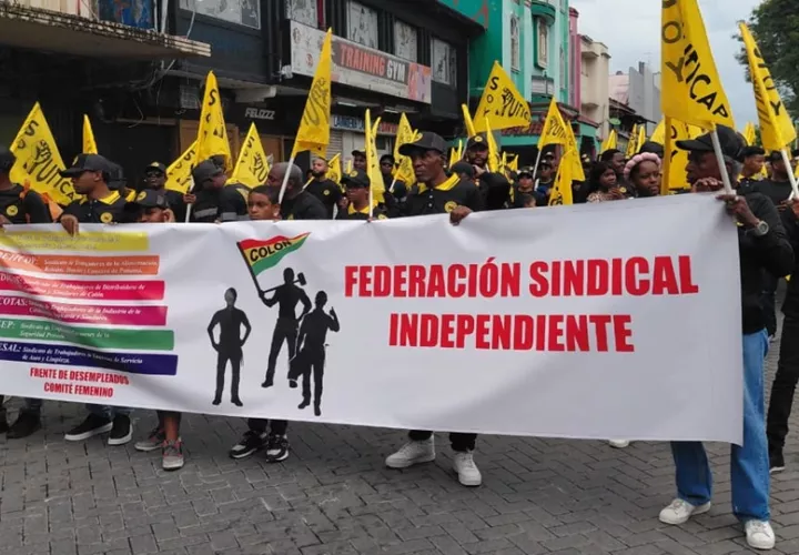 Marcha por las calles de Colón. Foto: Diomedes Sánchez
