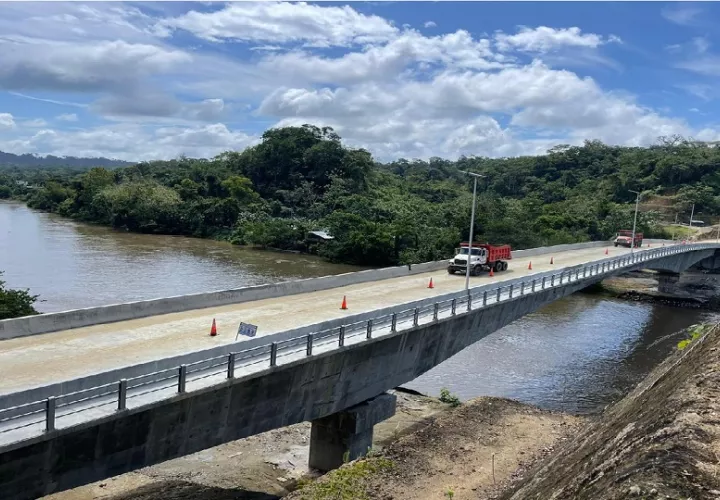 La obra sobre el río Chucunaque beneficiará a más de 30 mil habitantes de Darién.