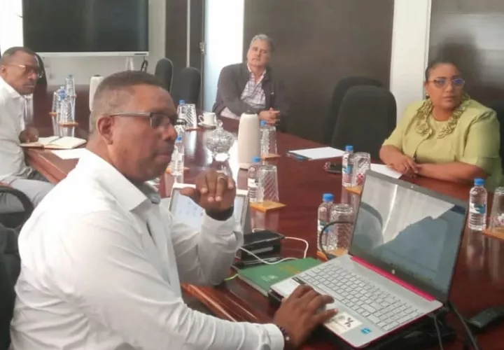 La reunión sirvió como espacio de intercambio de ideas y análisis. Foto: Diomedes Sánchez