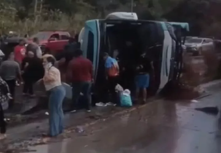Las autoridades investigan las causas del accidente.