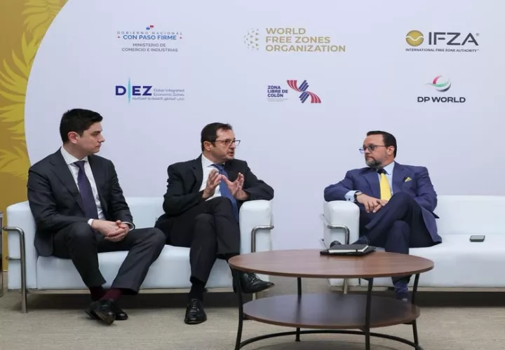 Panamá impulsa digitalización en licencias de zonas francas.
