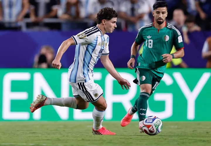 La selección de fútbol argelina cayó 3-0 ante Argentina. Foto: EFE