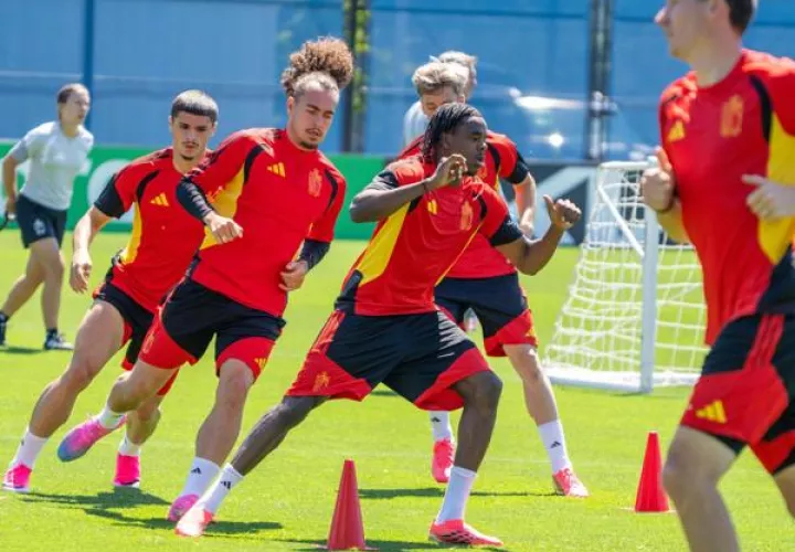 Jugadores de Bélgica en los entrenamientos previo al partido ante Egipto. Foto: EFE