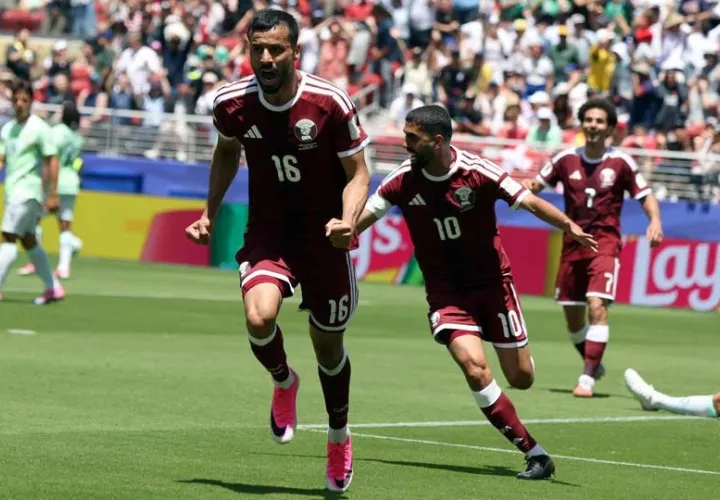 Boualem Khoukhi, de Catar (16) anotó el gol que le dio el empate 1-1 a su equipo en el debut en el Mundial 2026 ante Suiza. Foto EFE
