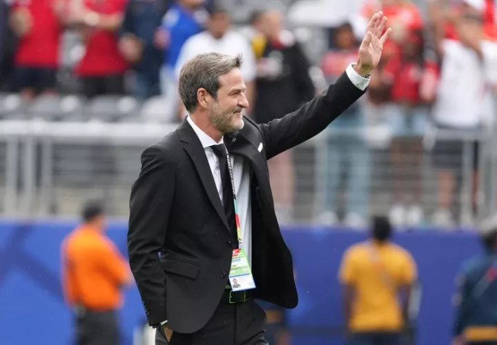 El seleccionador de Panamá, Thomas Christiansen, en el partido ante Inglaterra en el estadio MetLife de Nueva Jersey. Foto: EFE