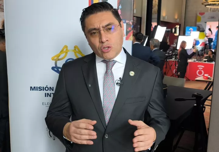  La comisión integrada por los magistrados del CNE será la encargada de revisar las actas.