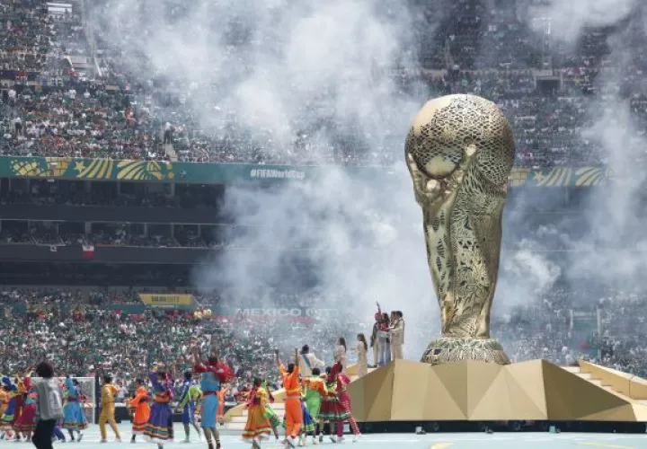 Copa de la FIFA en la inauguración del Mundial. Foto: EFE