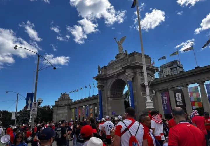 Aficionados panameños y Croacia previo al partido de Panamá contra Croacia. Foto: Gabriela Herrera