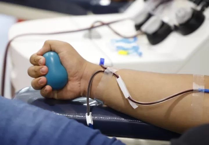 Una gota de humanidad. Dona sangre. Salva vidas.