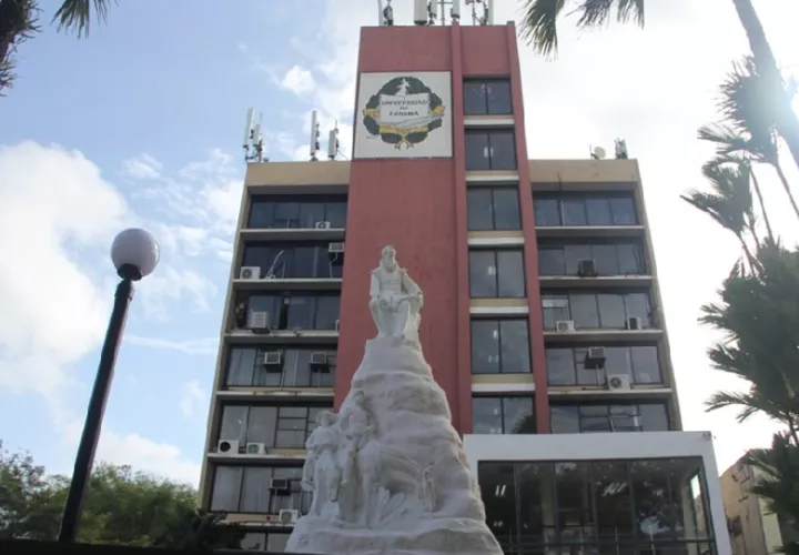 La comunidad universitaria se prepara para ejercer su derecho al voto en la jornada electoral.