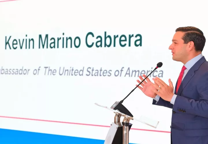 El embajdor Kevin Marino cabrera  respalda la jornada académica del Meduca.