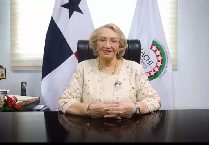 Según el abogado Mojica, la profesora Etelvina Medianero ejerció su cátedra por 48 años en la Unachi.