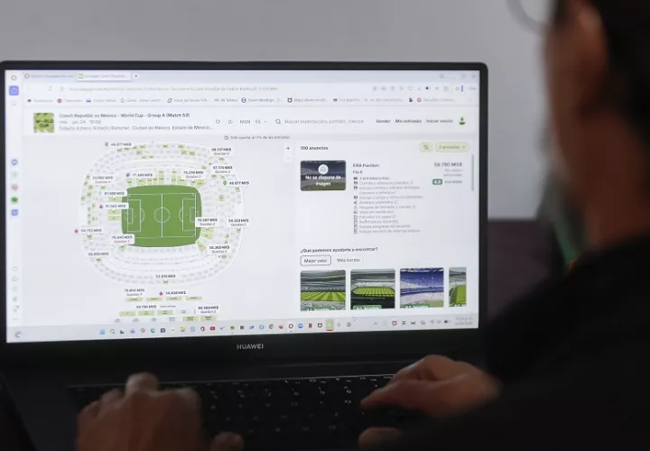 Esas páginas digitales fraudulentas pueden ser generadas con IA. Foto: EFE