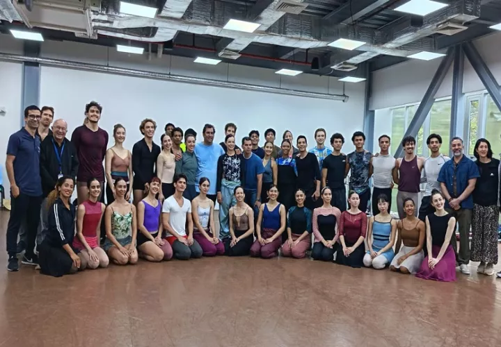 El Festival de Ballet de Panamá 2026 se consolida como un espacio de intercambio cultural, donde maestros y bailarines de distintos países comparten experiencias y fortalecen sus talentos.