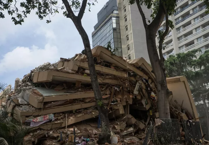 Quien quiera ir a La Guaira tiene que cumplir con un registro. Foto: EFE
