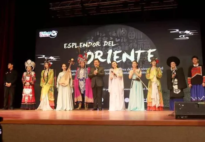 Artistas en el escenario. Fotos: Cortesía