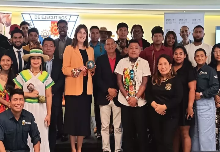  Pueblos Indígenas 360 constituye una plataforma de oportunidades para fortalecer el liderazgo juvenil indígena. 