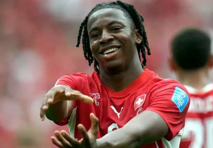johan-manzamb-efe_0.jpg