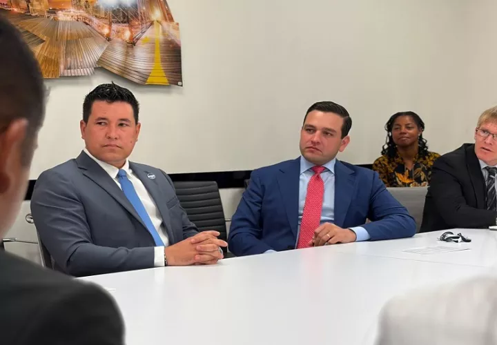 El embajador de Estados Unidos, Kevin Marino Cabrera.