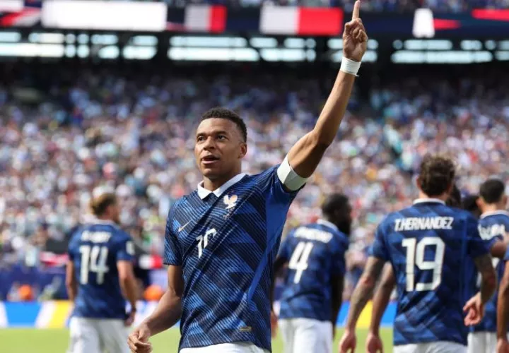 Mbappe castigó con doblete a Senegal. Foto EFE