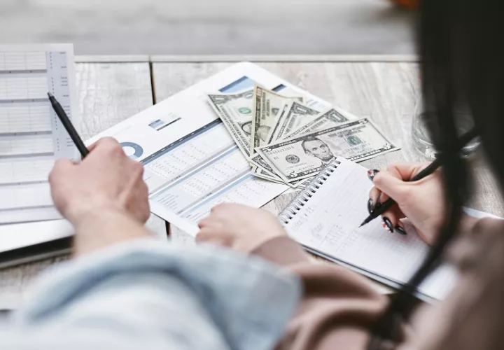 Para un puesto junior Panamá registra un salario medio requerido de $790. Foto: Pexels
