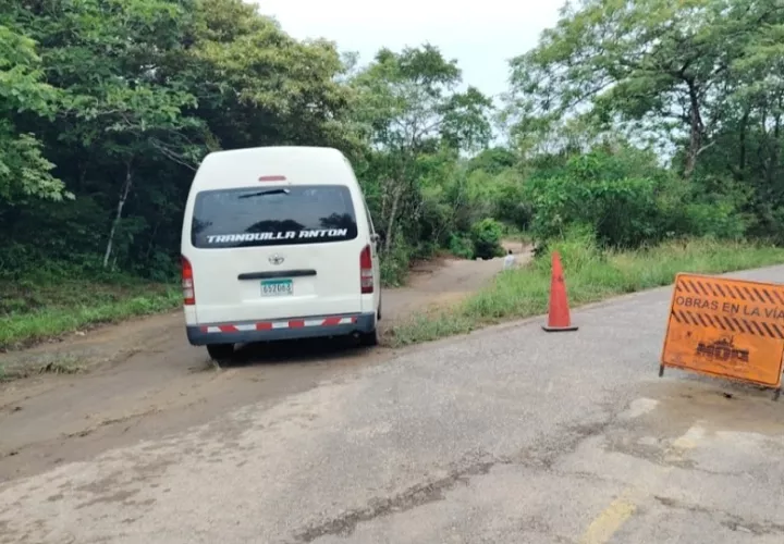Se realizan gestiones para la rehabilitación de la carretera nacional que comunica Santiago con Soná y otros sectores de la región. Foto. Melquíades Vásquez