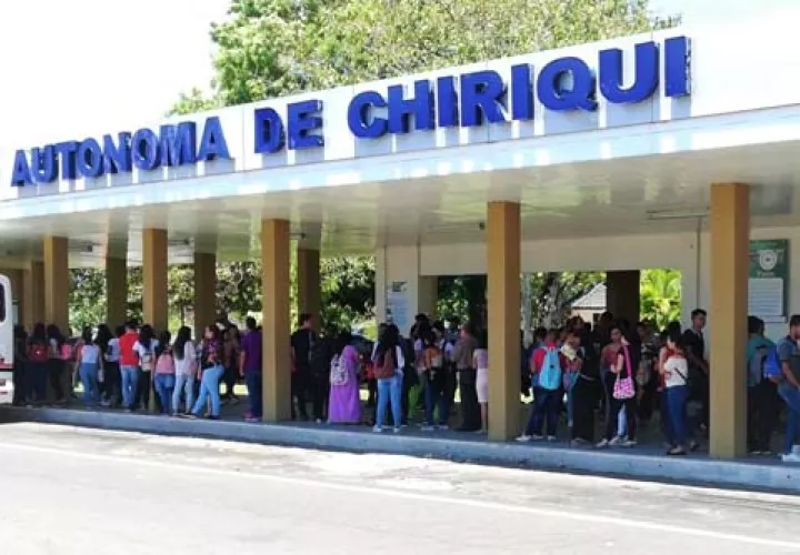 La meta, según el funcionario, es llevar tranquilidad a los miles de hogares que dependen del salario universitario. Cortesía 