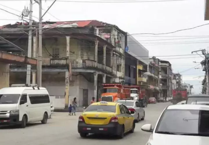 Los colonenses están insatisfechos con el avance de la obra. Cortesía