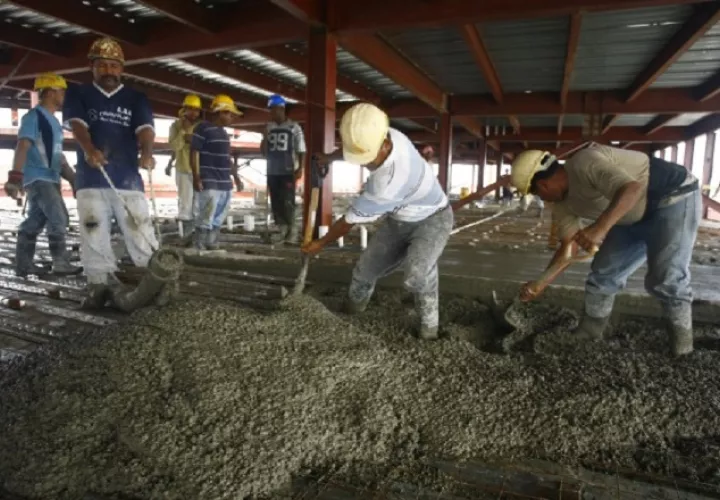 Hasta agosto de 2017, la industria manufacturera había generado más de 130 mil plazas de empleo en todo el país. Archivo