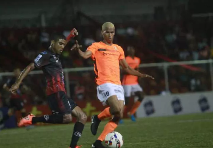Sporting sacó empate en casa ante Santa Gema. /Foto Anayansi Gamez