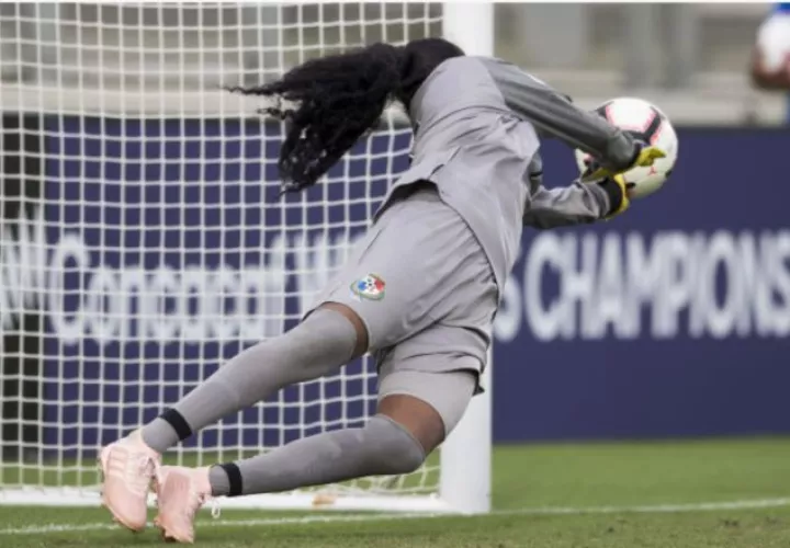 Yenith Bailey detuvo el cobro de un tiro penal. /Foto Tomada de la Concacaf