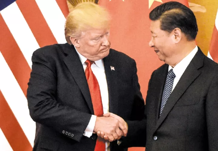 Mnuchin y Yi Gang, gobernador del banco central de China, trataron 'temas financieros y económicos relevantes'. Cortesía