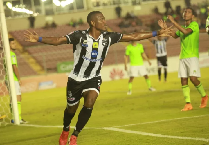 Rigoberto Niño, del Tauro. /Foto Anayansi Gamez