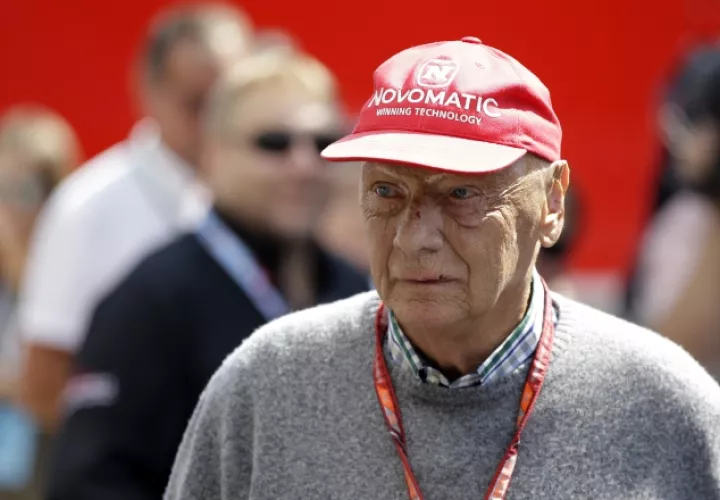 Niki Lauda ganó en tres ocasiones el título en F1. /Foto AP