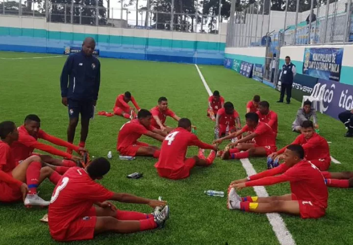 La Rojita enfrenta a Honduras. /Foto @Fepafut