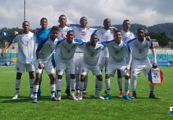 La Rojita es dirigida por el técnico Gary Stempel. Fepafut