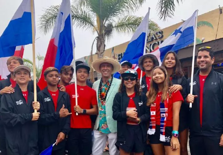 Representación panameña en el World Junior Surfing. /Foto @Cortesía