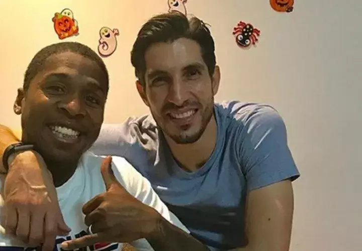 Armando Cooper y Jaime Penedo, reunidos en Rumania. /Foto @jaimepenedo