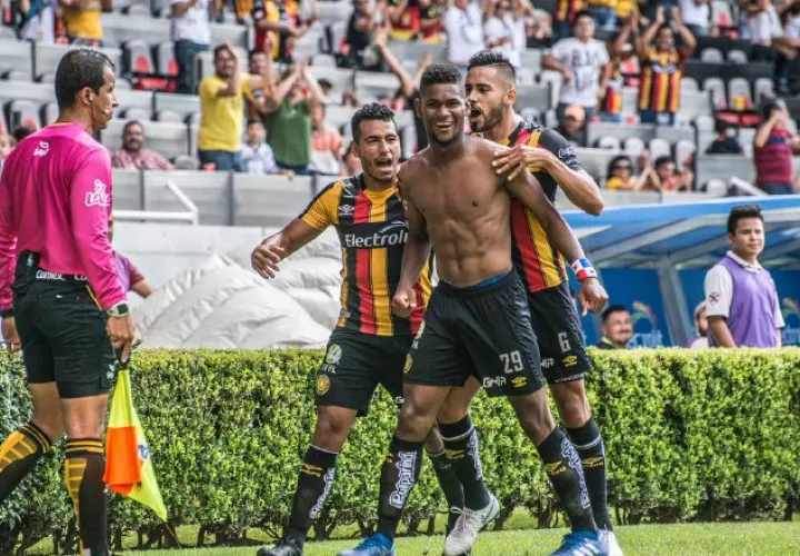 Jorlian Sánchez (29), que  juega en México, es una novedad. /Foto @LeonesNegrosCF
