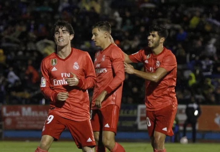 Odriozola anotó uno de los goles del Real Madrid; los otros fueron de Benzema, Asensio y González. /Foto AP